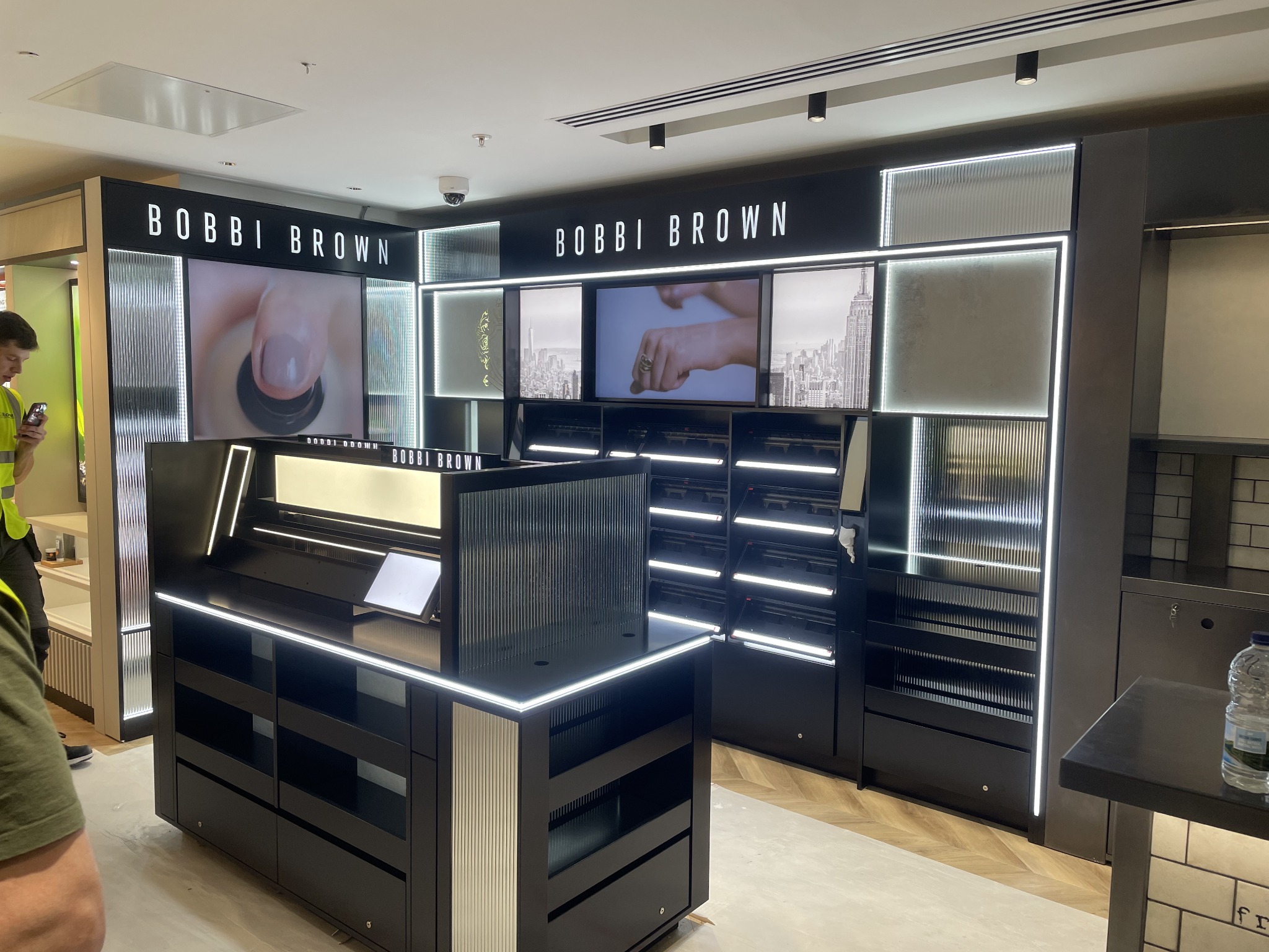 Bobbi Brown retail installation